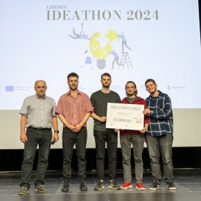 2024 - Ideathon Liberec 2024 - Cena poroty, tým Bytebusters FM TUL. (Zdroj: T-UNI | Foto: Jan Jirouš)