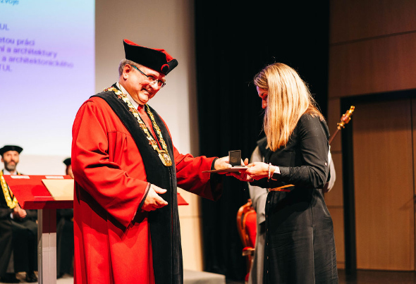 Pamětní medaile pro Ing. Lenku Strýčkovou, Ph.D.
