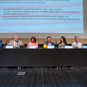 2023 - Diskuzní stůl 2023