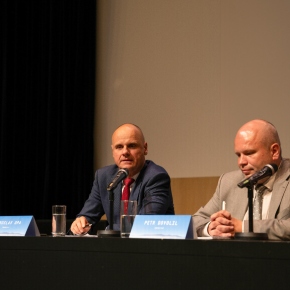 2023 - Diskuzní stůl 2023