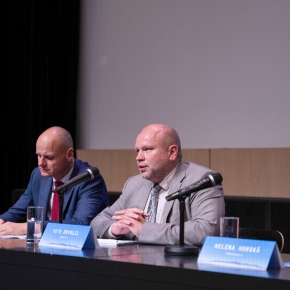 2023 - Diskuzní stůl 2023