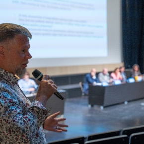2023 - Diskuzní stůl 2023