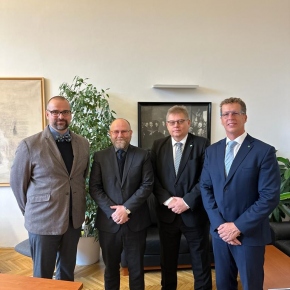 Liberecko-Brněnské memorandum - Zleva: JUDr. Miroslav Frýdek, Ph.D. et Ph.D., Centrum dalšího vzdělávání PF MU, manažer projektu | doc. JUDr. Mgr. Martin Škop, Ph.D., děkan Právnické fakulty MU | doc. JUDr. Ing. Bohumil Poláček, Ph.D., MBA, LLM, vedoucí Centra oceňování majetku EF TUL | doc. Ing. Aleš Kocourek, Ph.D., děkan Ekonomické fakulty TUL