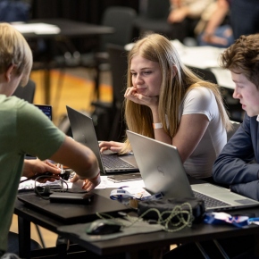 2024 - Ideathon Liberec 2024 - Ideathon chce mladým lidem ukázat, že jejich myšlenky mohou být inspirací pro kraj, město i neziskový sektor. (Zdroj: T-UNI | Foto: Jan Jirouš)