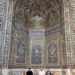 2025 - Memorandum s KokandUni - Aleš Kocourek: Tady sedával ve 14. století emír Tamerlán, který ze Samarkandu vybudoval hlavní město své říše rozkládající se na území dnešního Íránu, Turkmenistánu, Uzbekistánu a Afghánistánu.