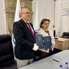 2025 - Memorandum s KokandUni - Aleš Kocourek: Podpis memoranda o spolupráci.