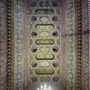 2025 - Memorandum s KokandUni - Aleš Kocourek: Ornamentální výzdobu řemeslníci na středním východě umějí (strop v přijímacím salónu paláce Khudáyára Khána).